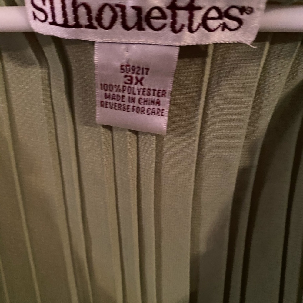 Plus Size Blouse - Picture 3 of 3